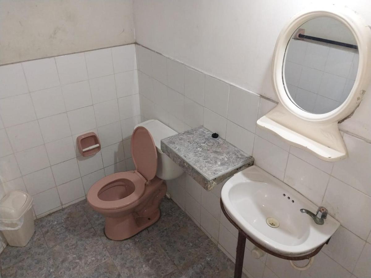 Amazon Breeze Hotel Iquitos Exterior photo