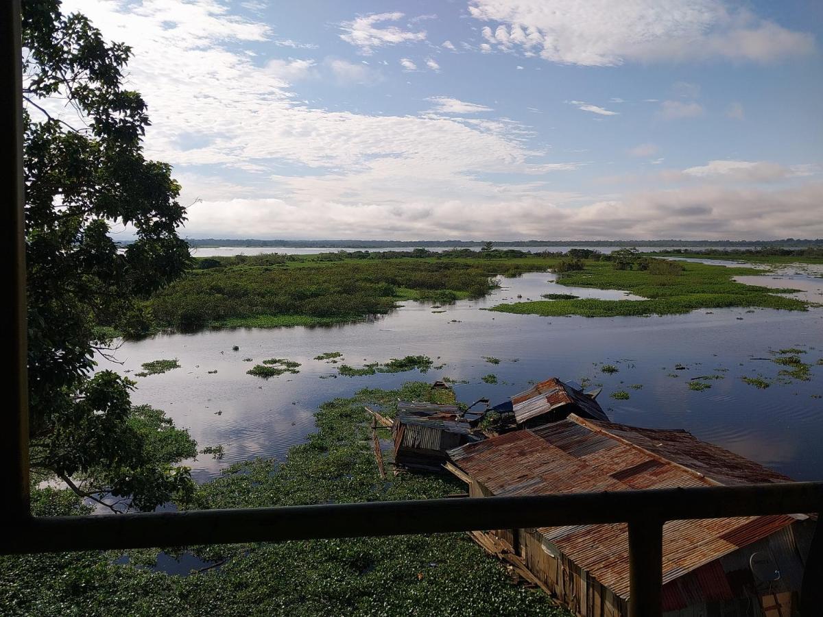 Amazon Breeze Hotel Iquitos Exterior photo