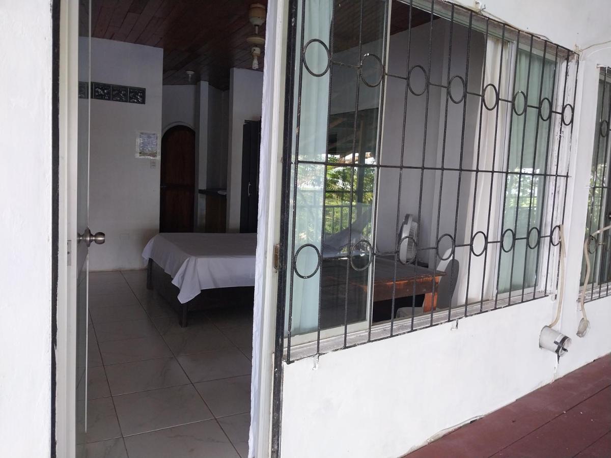 Amazon Breeze Hotel Iquitos Exterior photo