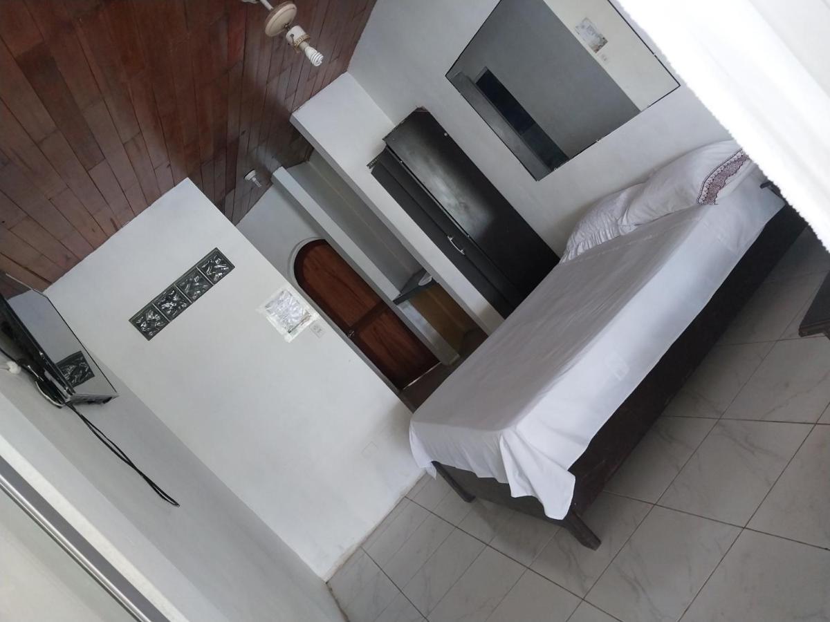 Amazon Breeze Hotel Iquitos Exterior photo